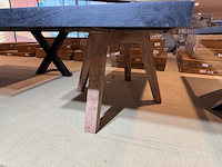 Eettafel, zwart hardhout, houten poten - afbeelding 3 van  5