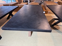 Eettafel, zwart hardhout, houten poten - afbeelding 5 van  5