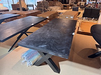 Eettafel, zwart hardhout, zwart metalen x-poot - afbeelding 2 van  5