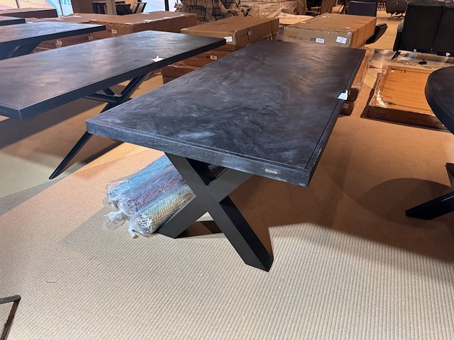 Eettafel, zwart hardhout, zwart metalen x-poot - afbeelding 1 van  5