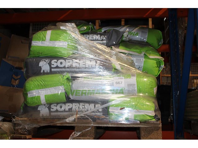 Egalisatiemateriaal soprema vermaspha op pallet. ca. 25 zakken. - afbeelding 1 van  2