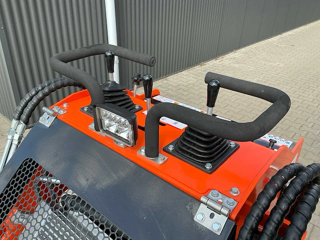 Egn eg36c minilader / schranklader op rupsen - afbeelding 11 van  25