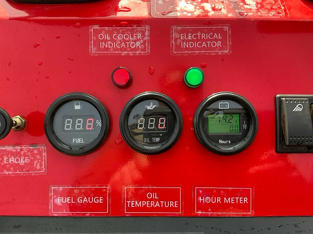 Egn eg380t (2 cilinder motor) rups schranklader - afbeelding 8 van  28