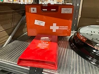 Ehbo doos en blusdeken - afbeelding 1 van  2