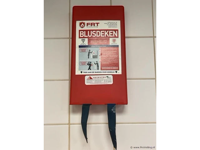 Ehbo-koffer & blusdeken - afbeelding 3 van  3