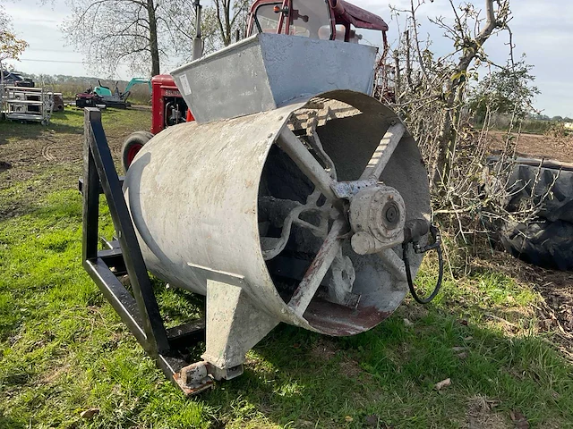 Eigen bouw betonmixer - afbeelding 3 van  8