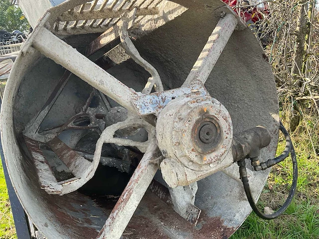 Eigen bouw betonmixer - afbeelding 6 van  8
