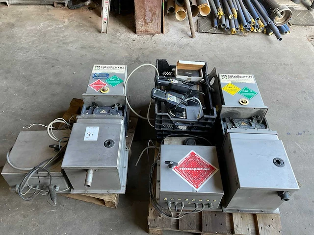 Eijkelkamp mestmonstercabinet (2x) - afbeelding 1 van  4