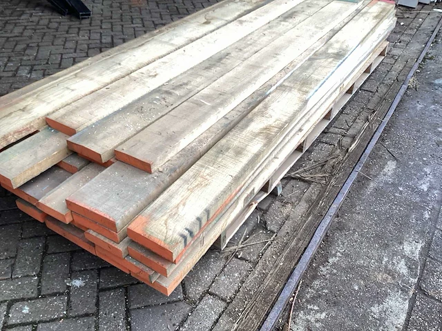 Eik europees - kd ovengedroogd 3100x1300x310 mm - planken (32x) - afbeelding 1 van  8