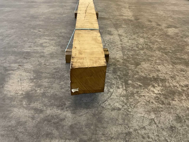 Eiken balk 150x150 mm - afbeelding 4 van  5