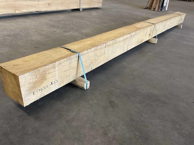 Eiken balk 200x200 mm - afbeelding 1 van  5