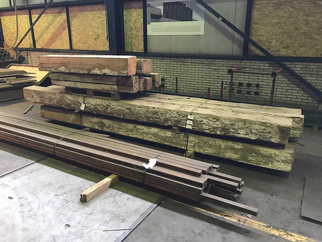 Eiken balken (11x) - afbeelding 1 van  6