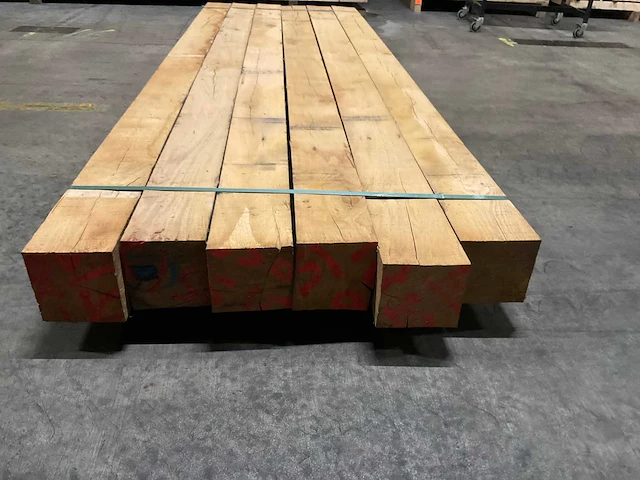 Eiken balken 150x150 mm (6x) - afbeelding 4 van  5