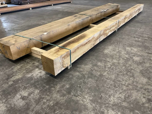 Eiken balken 200x200 mm (3x) - afbeelding 1 van  5