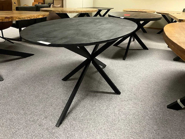 Eiken black brust tafel - afbeelding 1 van  5