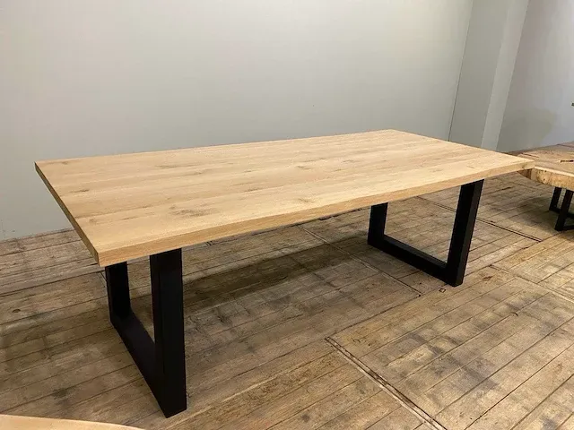 Eiken boomstam eettafel 220 cm. - afbeelding 1 van  5