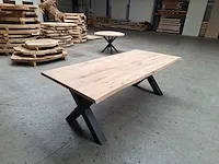 Eiken boomstam eettafel 220 cm. - afbeelding 1 van  4