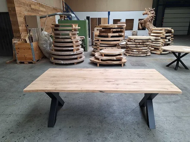 Eiken boomstam eettafel 220 cm. - afbeelding 2 van  4