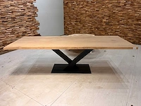 Eiken boomstam eettafel 260 cm. - afbeelding 1 van  5