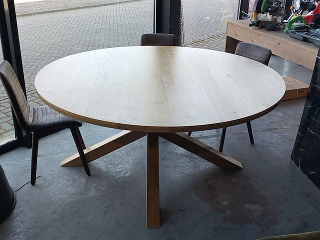 Eiken eettafel rond spinpoot - afbeelding 1 van  6