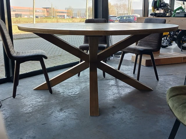 Eiken eettafel rond spinpoot - afbeelding 2 van  6