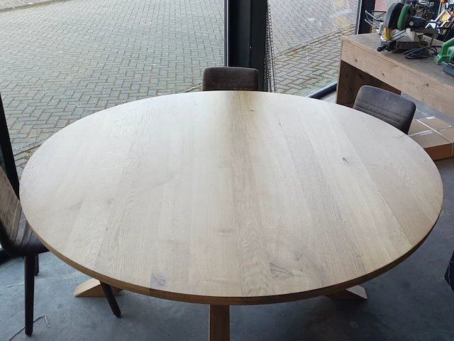 Eiken eettafel rond spinpoot - afbeelding 3 van  6