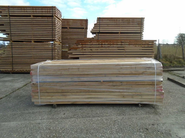 Eiken kd gedroogd 50mm qf 2-3 (ca. 1,25m3) - afbeelding 1 van  5