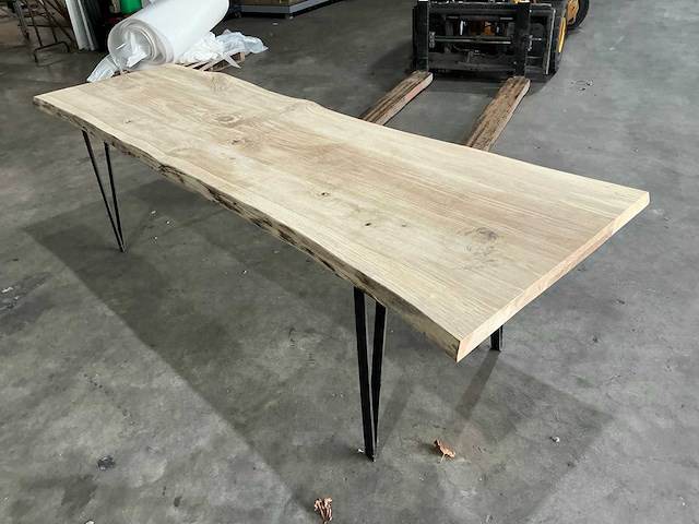 Eiken tafel (2,66x0,80 mtr) - afbeelding 1 van  13
