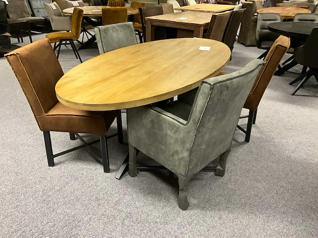 Eiken tafel 4 leren stoelen - afbeelding 1 van  10