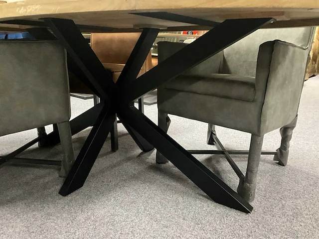 Eiken tafel 4 leren stoelen - afbeelding 6 van  10