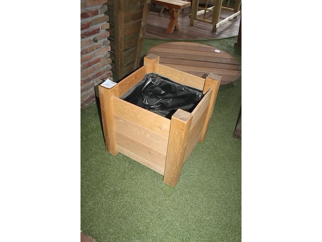 Eikenhouten bloembak. afmeting 57 x 57 x 57 cm. - afbeelding 2 van  2