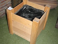 Eikenhouten bloembak. afmeting 57 x 57 x 57 cm. - afbeelding 2 van  2