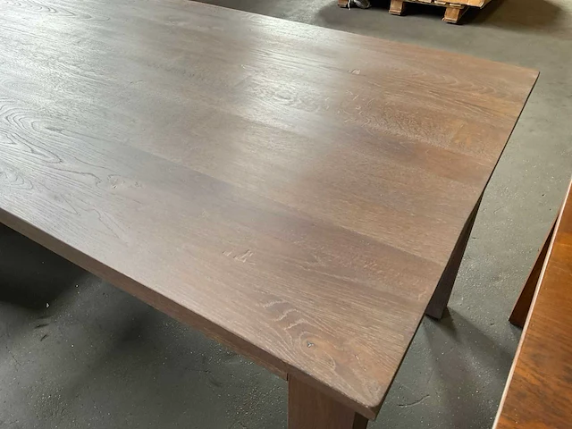 Eikenhouten eetkamertafel - afbeelding 3 van  7