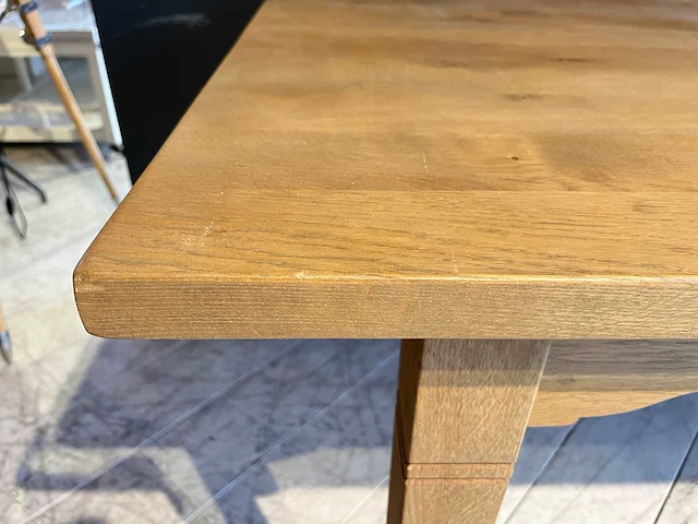Eikenhouten eettafel - afbeelding 4 van  5