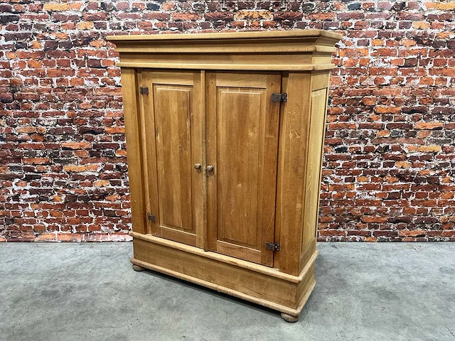Eikenhouten kast - afbeelding 1 van  6