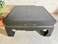 Eikenhouten opiumtafel