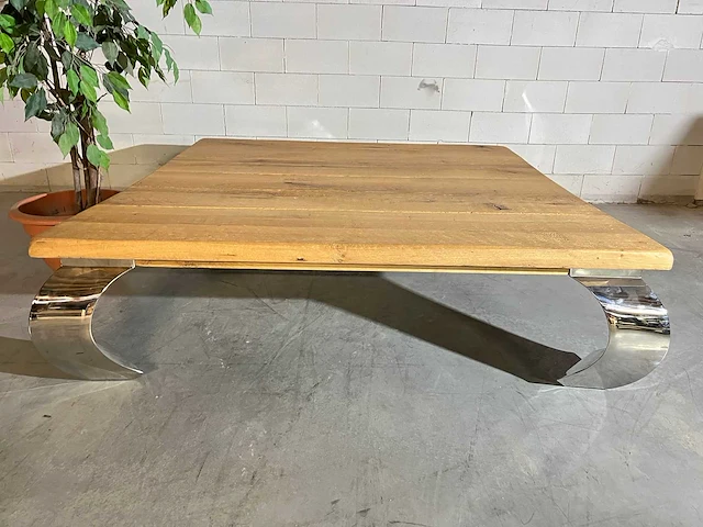 Eikenhouten salontafel met verchroomde poten - afbeelding 2 van  6