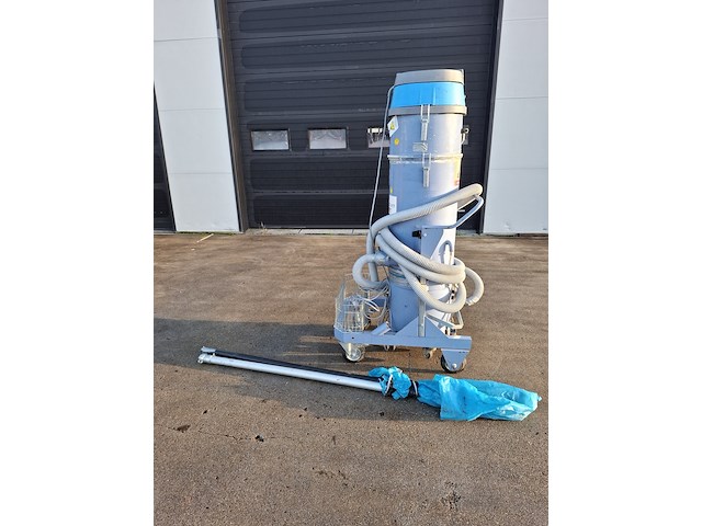 Eikenprocessierupszuiger, hoaf, eprz 33, 2009 - afbeelding 1 van  12