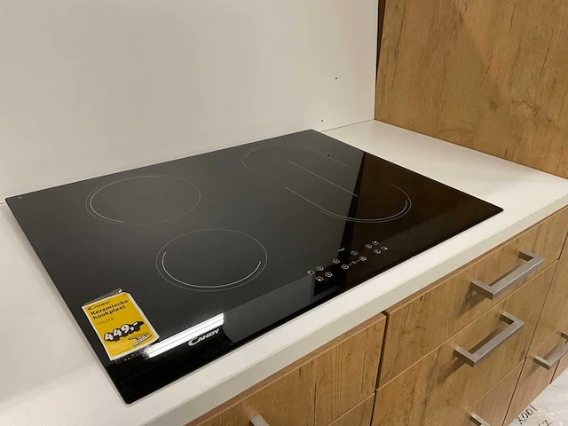 Eiland keuken met kastenwand koelkast vaatwasser combimagnetron en kookplaat - afbeelding 7 van  15