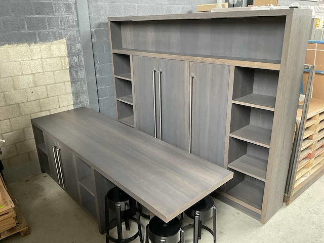 Eiland keuken met kastenwand - afbeelding 5 van  19