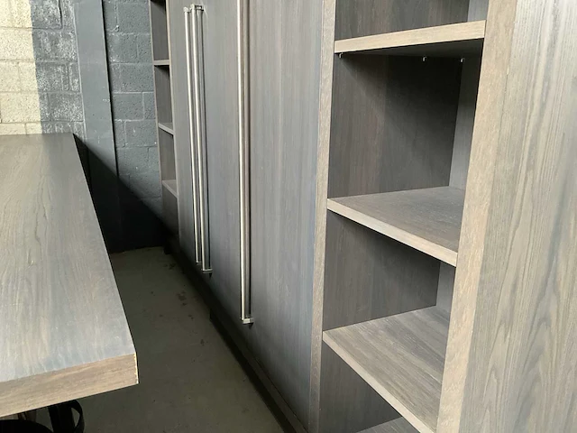 Eiland keuken met kastenwand - afbeelding 16 van  19