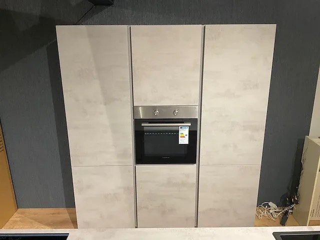 Eilandkeuken met kastenwand - afbeelding 2 van  34