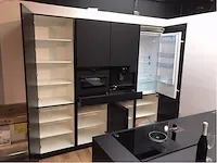 Eilandkeuken met kastenwand - afbeelding 2 van  27
