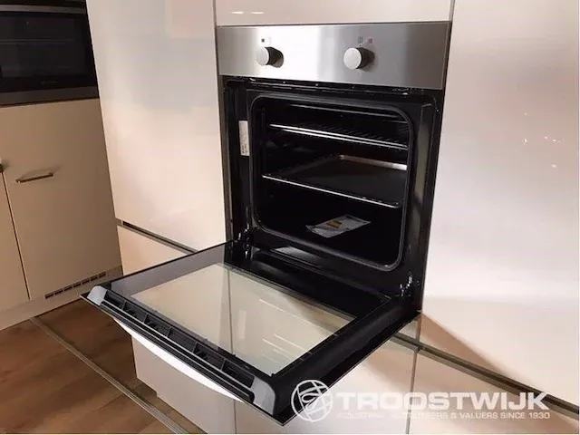 Eilandkeuken met kastenwand - afbeelding 18 van  19