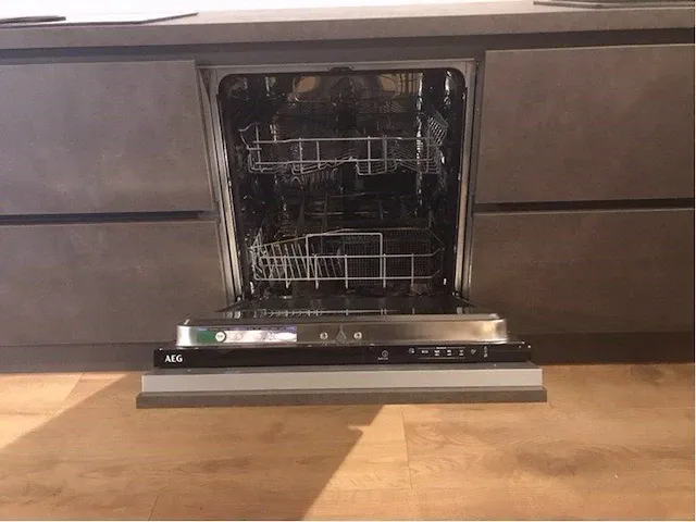 Eilandkeuken met kastenwand - afbeelding 2 van  28