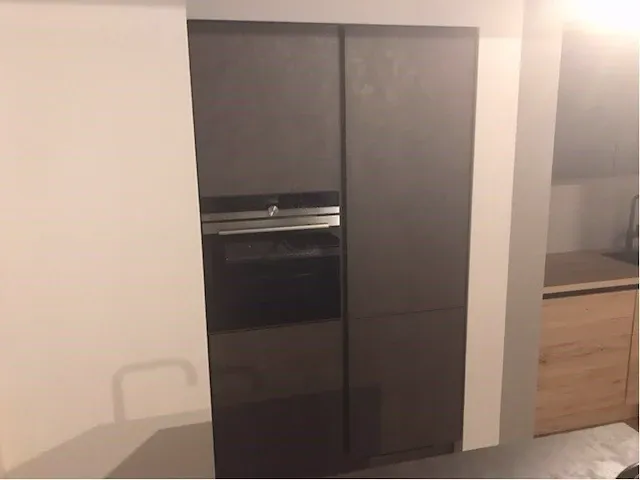 Eilandkeuken met kastenwand - afbeelding 5 van  28