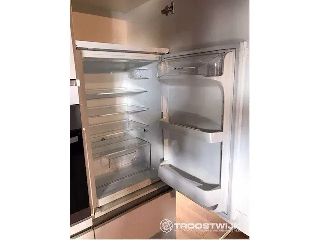 Eilandkeuken met kastenwand - afbeelding 19 van  19