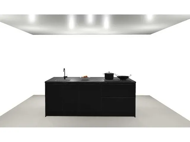 Eilandkeuken met kastenwand - afbeelding 2 van  7