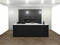 Eilandkeuken met kastenwand