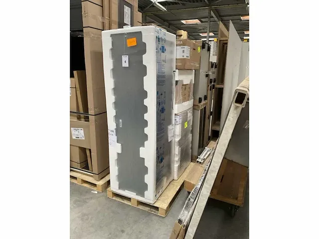 Eilandkeuken met kastenwand - afbeelding 9 van  13